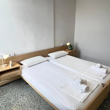 3 Room Apartment, 500M To Beach, Swimming Pool, Nice Terrace Roses Esterno foto