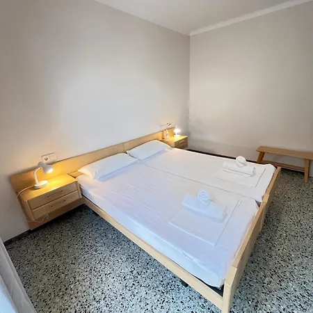 3 Room Apartment, 500M To Beach, Swimming Pool, Nice Terrace Roses Esterno foto