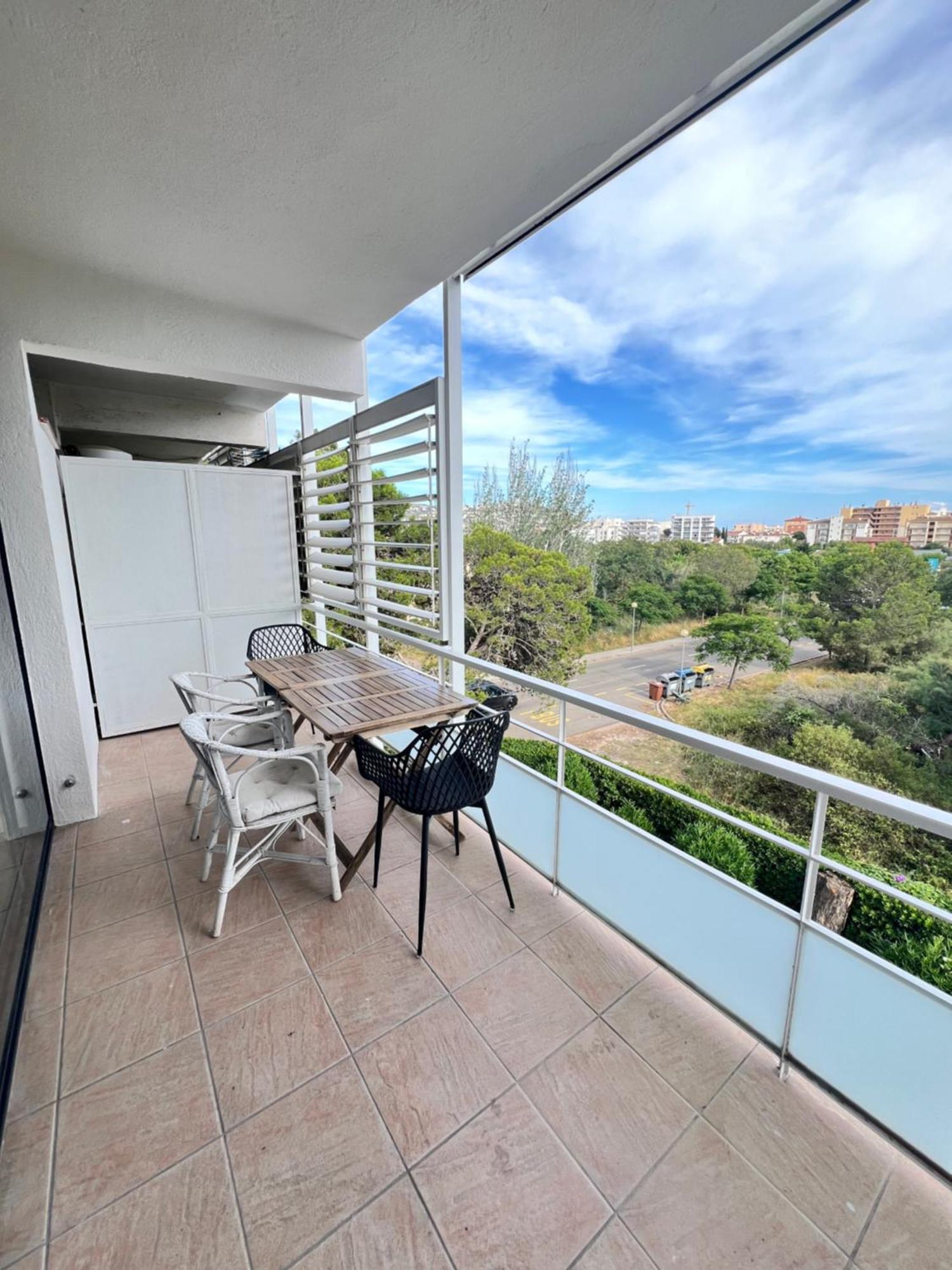 Appartement 3 Apartment, 500m To Beach, Swimming Pool, Terrace