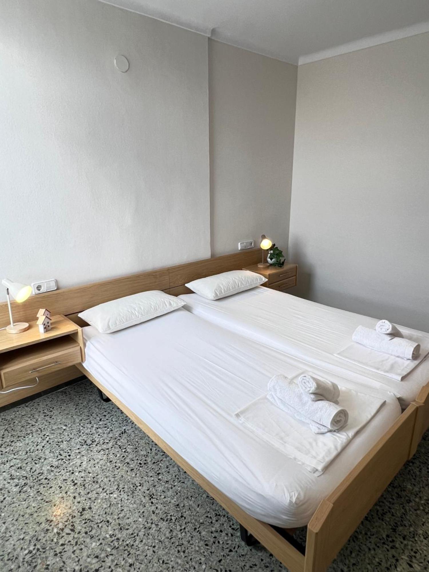 Appartement 3 Apartment, 500m To Beach, Swimming Pool, Terrace