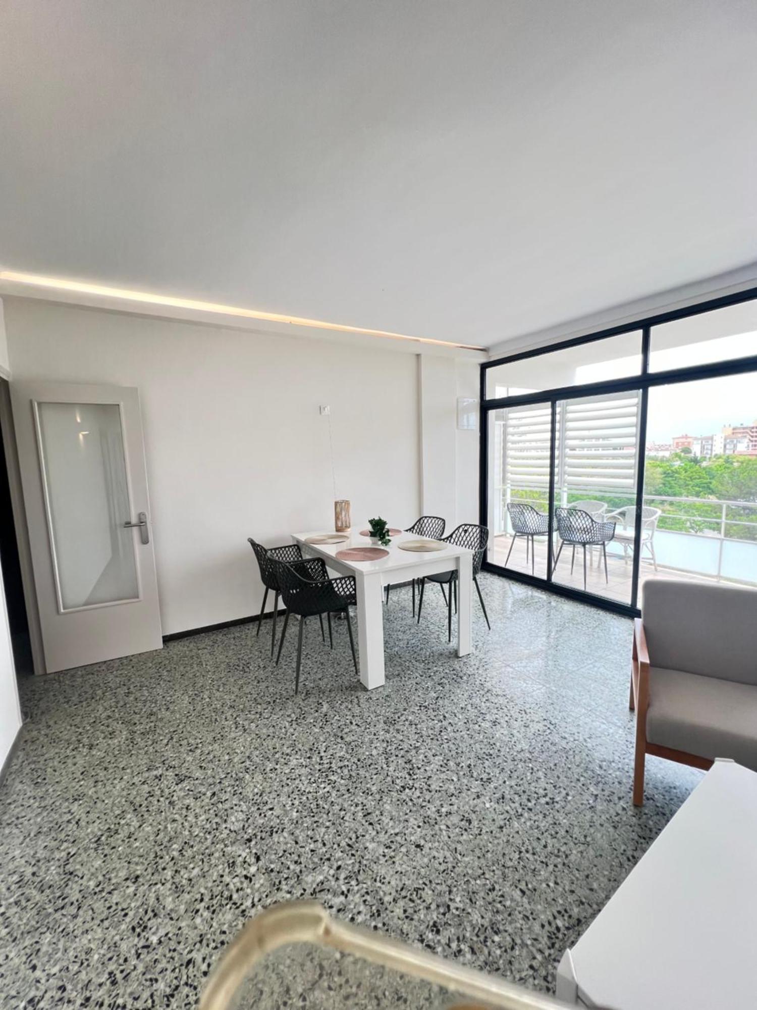 3 Apartment, 500m To Beach, Swimming Pool, Terrace Appartement
